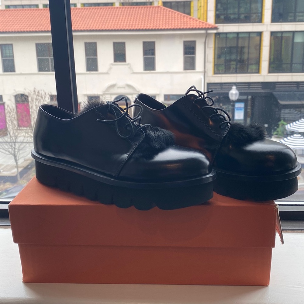 AGL black platform Oxford w/ rabbit fur trim Size 37.5 (7.5 US)